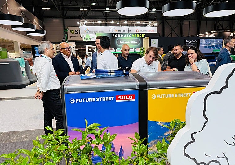 Vélez-Málaga is to install solar-powered litter bins and secure cycle racks