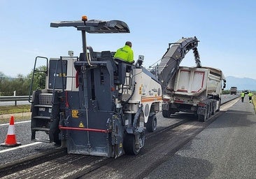 Central government to spend 20m euros repairing potholes on A-7 and A-45 motorways in Malaga province