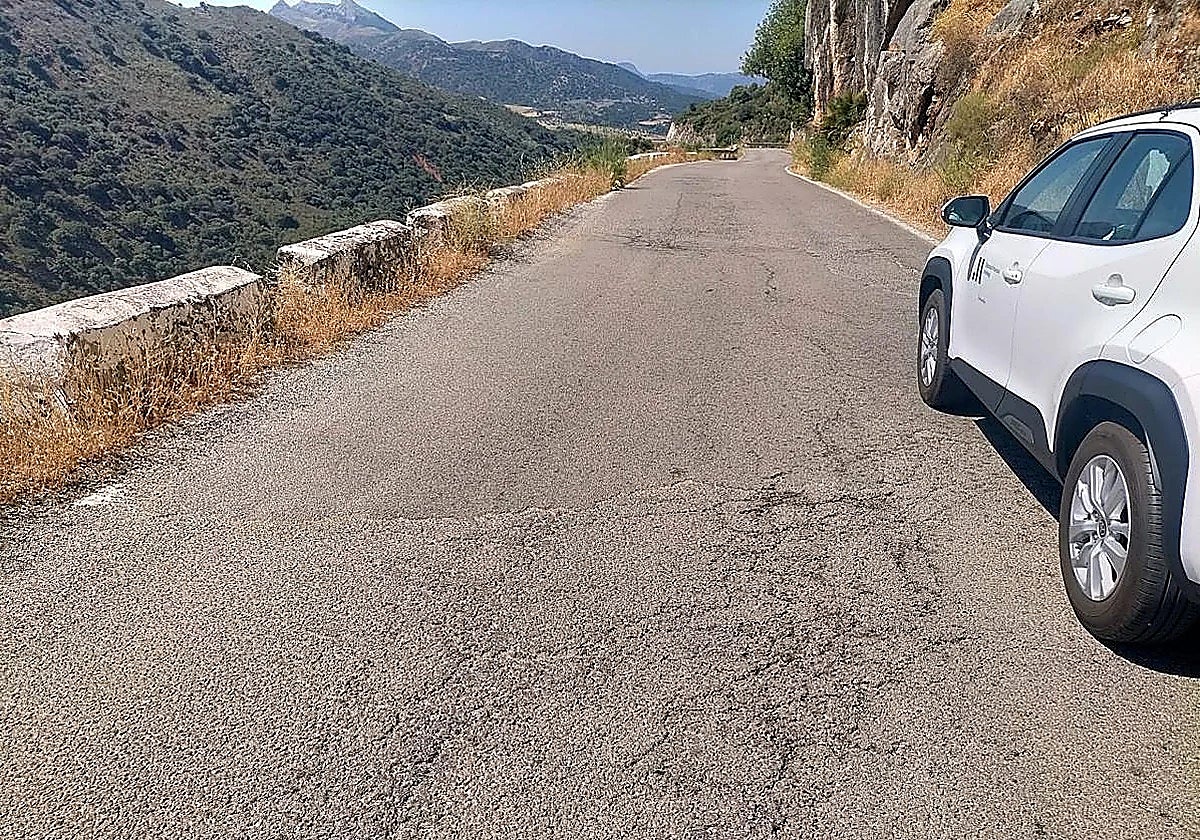 Malaga province to improve road markings on 99 roads with two-million budget
