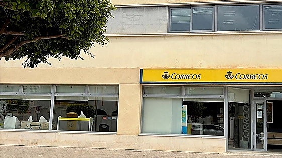 Axarquía post office branch threatened with closure