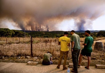 Andalucía's fire services see their capacity limited in the face of the Niebla fire and order further evacuations