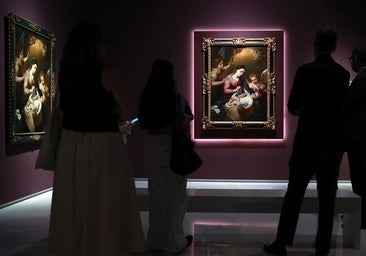 In the centre, Murillo’s ‘La Virgen de la Faja’, with Alonso Miguel de Tovar’s copy to the left.