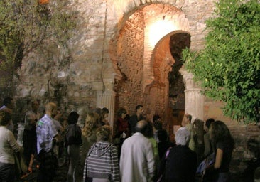 An evening tour of the Alcazaba, Málaga’s most visited monument.