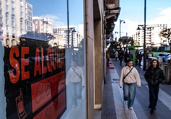 Spanish households spend one out of every three euros on housing and bills