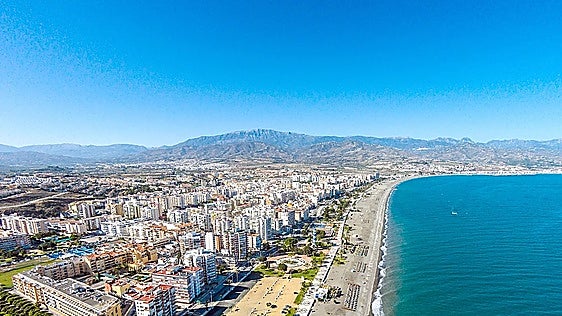 Axarquía records fifth drowning in two weeks following death of 65-year-old bather in Vélez-Málaga