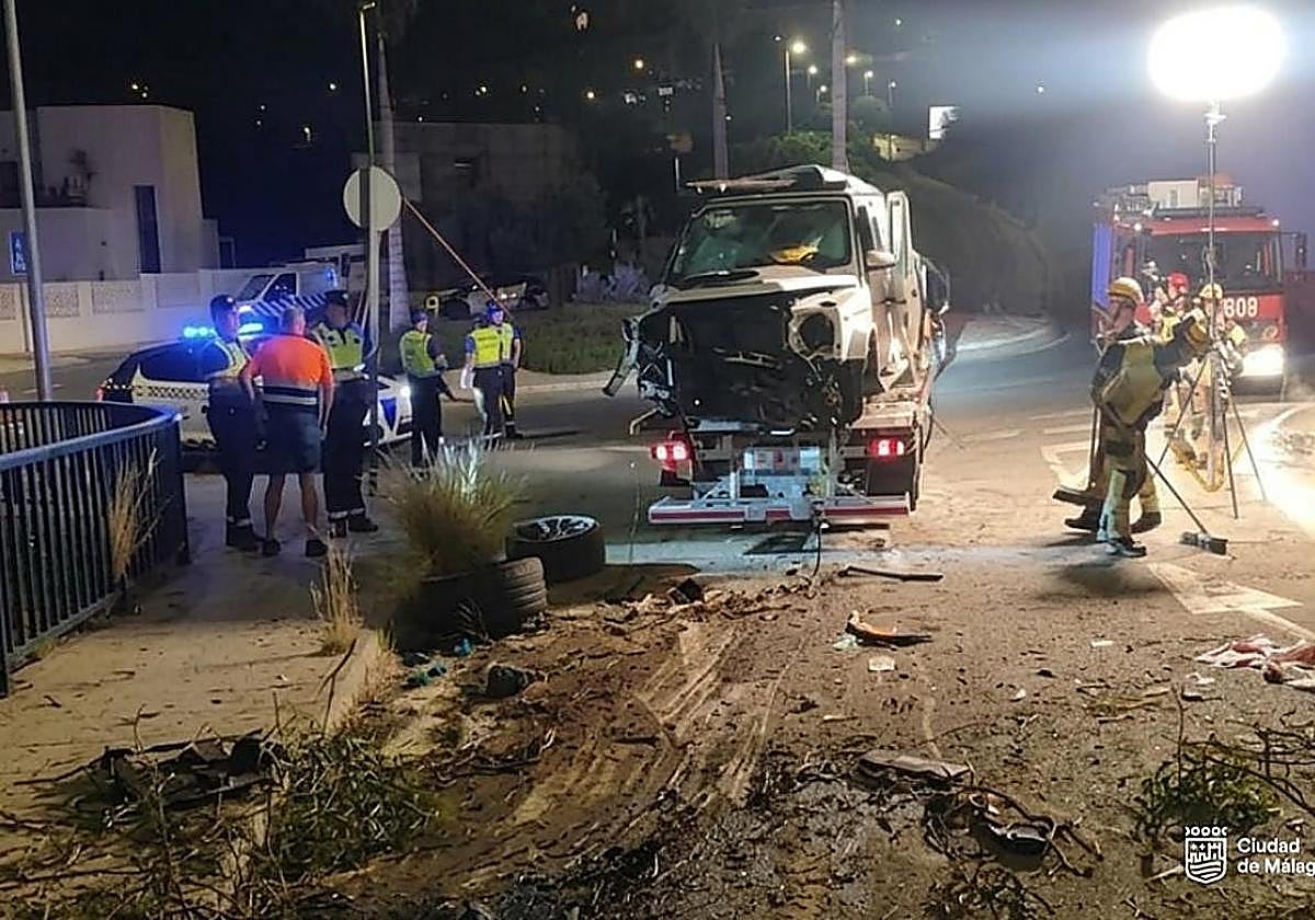 Three die after vehicle plunges 30 metres down an embankment on the A-7 in Malaga