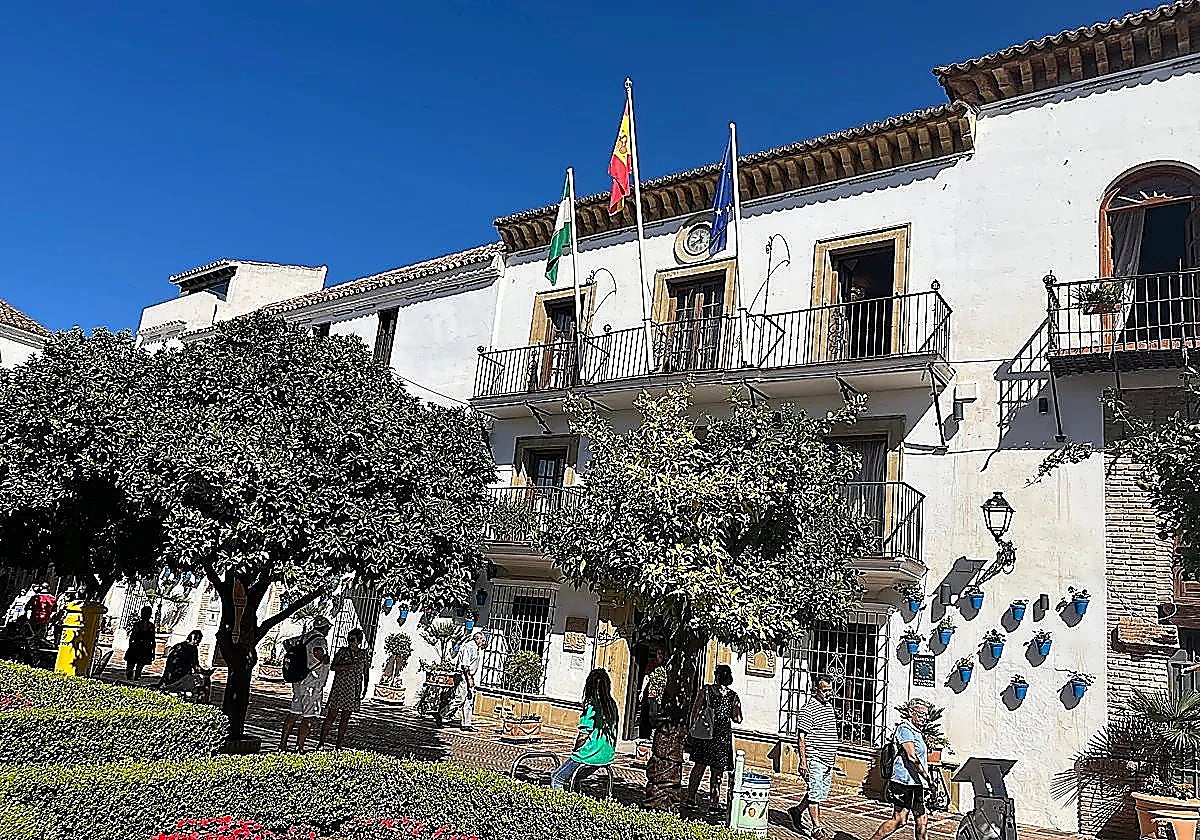 Marbella town hall to pay woman 34,000-euro compensation for injuries due to broken paving slab