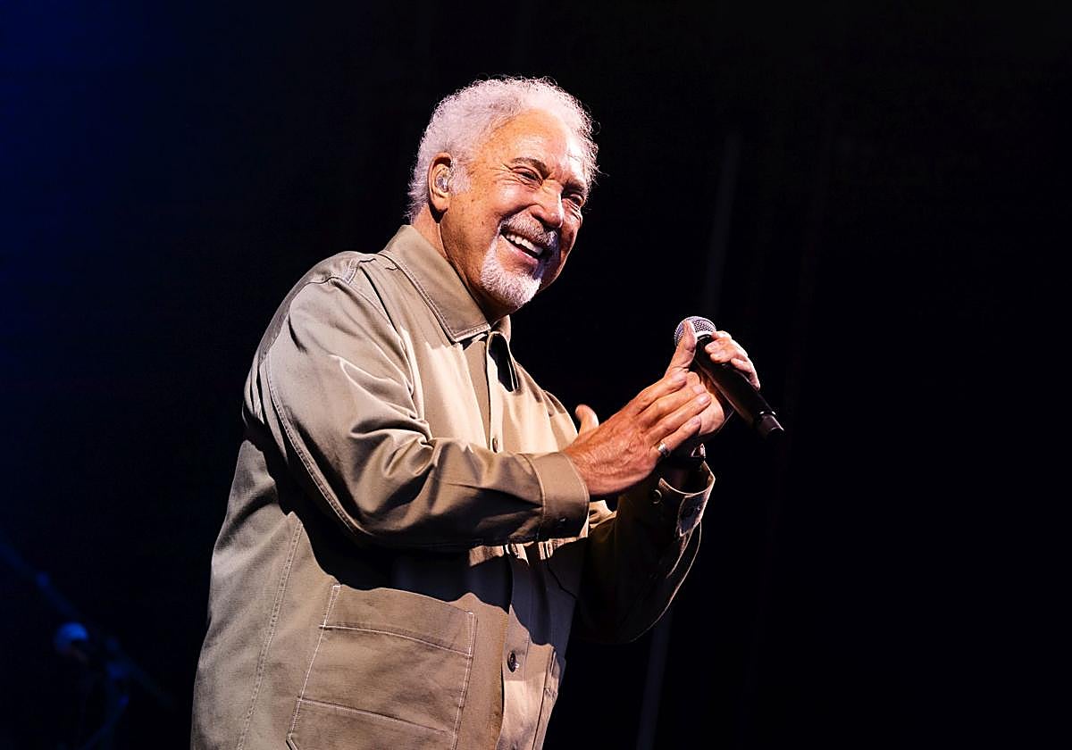 Sir Tom Jones headlines Moonlight Málaga, a new premium summer experience