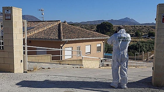 Double murder in Alicante: a man stabs his wife and daughter to death