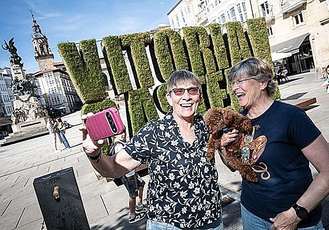 Terry Orie and Lorraine Peck arrived in Vitoria in October.