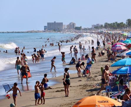 Imagen secundaria 1 - Malaga province faces second warmest summer on record and meteorologists warn of storms in September