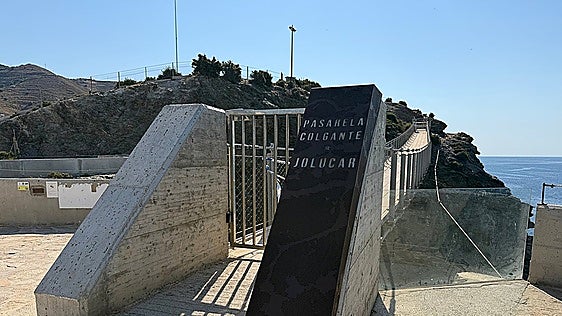 Torrenueva Costa suspension footbridge closed for safety inspection