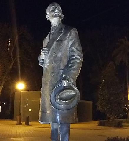 González statue in Seville