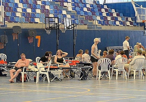 Evacuees from Bédar at the Garrucha sports centre.