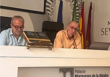 Jesús Corral and Tony Bryant during the presentation in Seville.