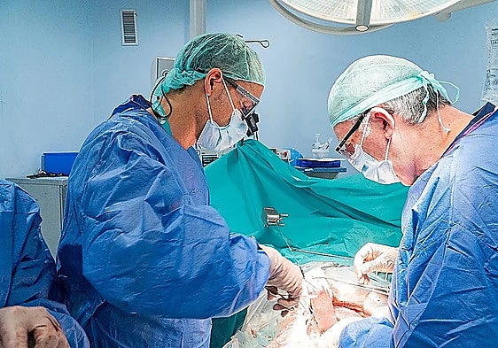 Malaga surgeon Dr César Ramírez.