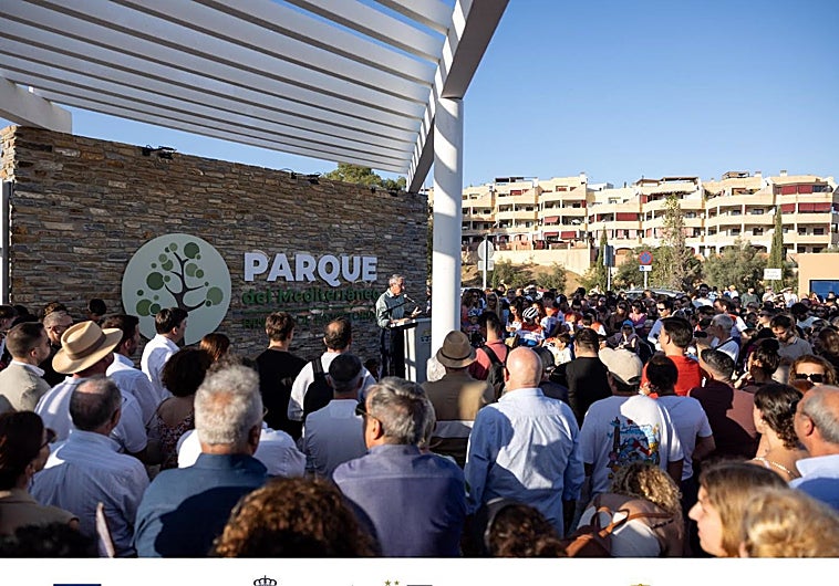 Imagen principal - Images from the opening of the park