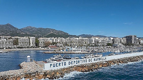 Marbella 112: young woman almost chokes to death on stolen gold chain