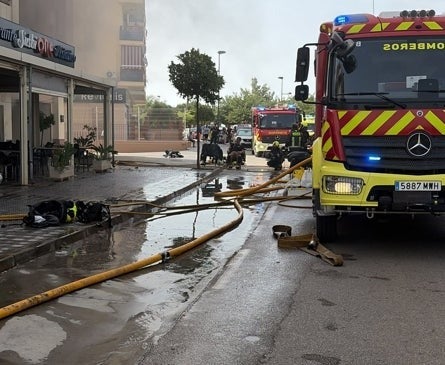 Imagen secundaria 1 - Fire breaks out in popular Vélez-Málaga sushi restaurant