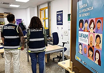 National Police officers from the family and women's assistance unit in Malaga province.