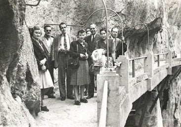 A group of foreign language course participants in El Chorro.