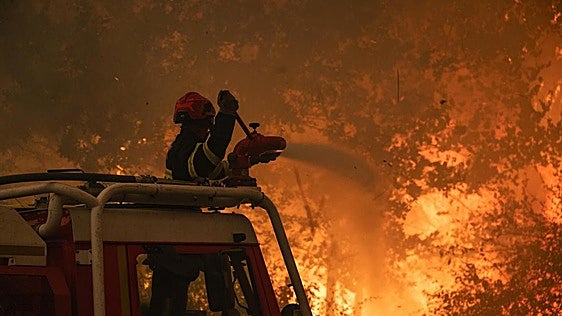 More than 88,000 people evacuated or locked down in their homes due to wildfires in Spain