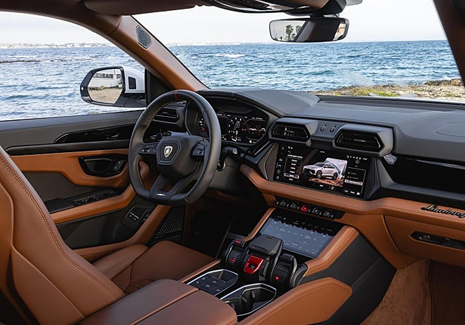 Lamborghini Urus SE interior