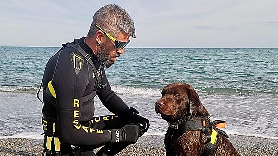 Dogs that save lives at sea: the work of the remarkable canine team in Torrox