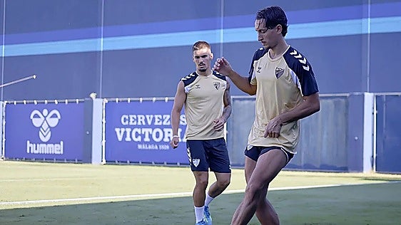 Malaga CF welcome Pablo Martínez as Juanpe seals Gamba Osaka move