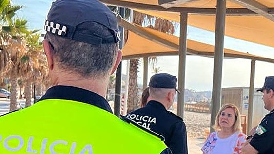 Fuengirola honours Local Police officers for long service and bravery