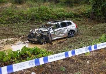 A damaged car found in the storm-hit area near Olivella.