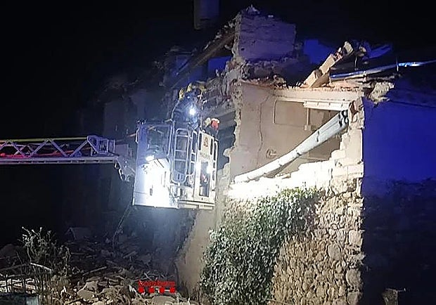 Firefighters during the firefiighting operation.