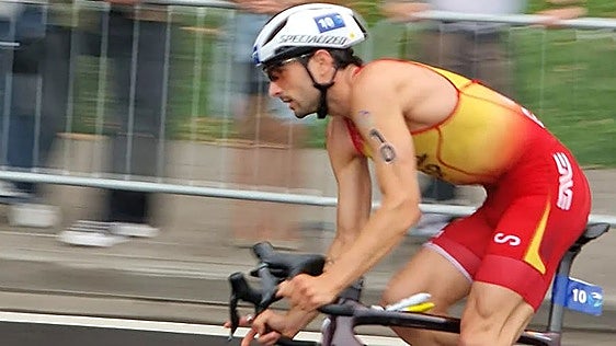 Malaga triathlete Alberto González seals best-ever World Triathlon Series finish