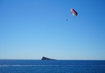 File photo of a parasailer off Benidorm.