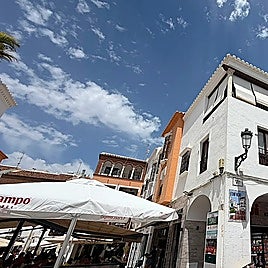 Photo of the building at Nerja's iconic Balcón de Europe where the flat is.