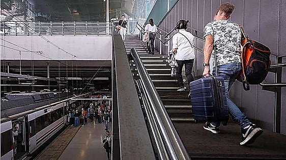 Spanish rail operator Renfe to pay almost 21,000 euros to passenger injured due to escalator failure at Fuengirola station