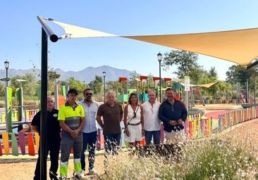 The Mayor of Mijas on a visit at the Gran Parque.