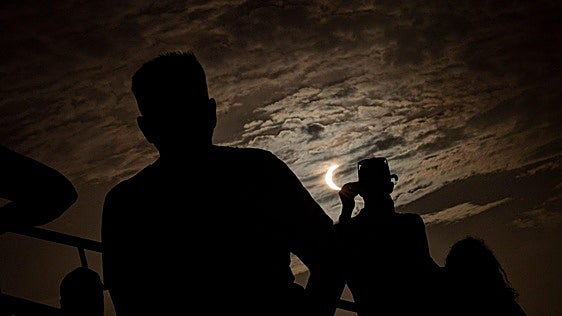 Malaga looks up to the sky to witness a historic blackout