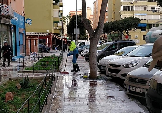Street cleaning work in Torremolinos.