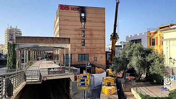 Malaga launches Ibis hotel demolition three months after the fire