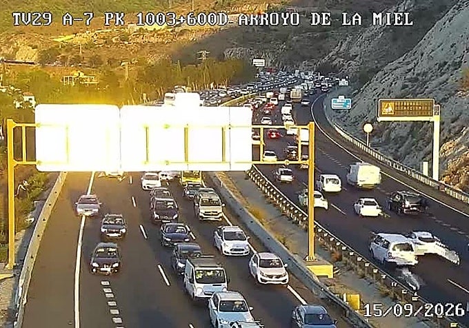 Traffic jam this Tuesday between Benalmádena and Fuengirola.