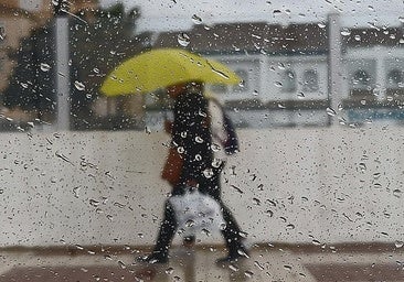 Malaga province under yellow warning for heavy rain, storms and possible hail this Tuesday