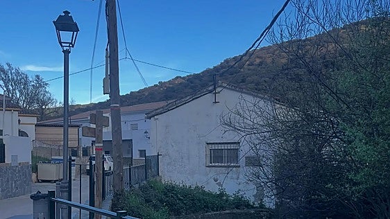 Cable theft leaves Estación de Benaoján without lighting