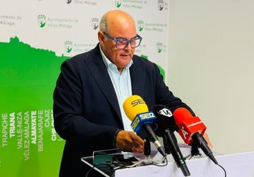 The former mayor of Vélez-Málaga, Jesús Lupiáñez, during his resignation speech on Wednesday.