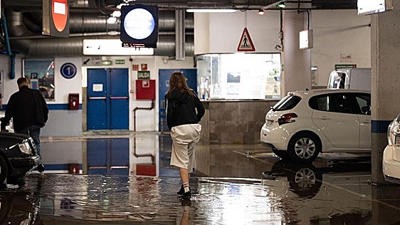 Ten people trapped in Malaga city tunnels due to flooding rescued on Sunday
