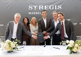 Representatives from Platinum Estates, Sierra Blanca Estates and Marriott International, along with the mayor, after the agreement was signed.