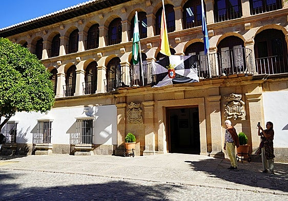 The façade of Ronda town hall.
