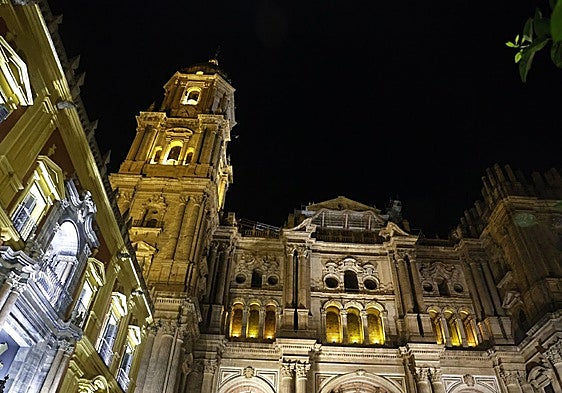 With some of the scaffolding now removed, the upper part of the façade is already visible.