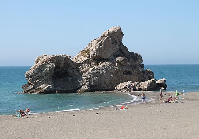 The iconic Peñón del Cuervo.