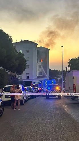 Imagen secundaria 2 - UPDATE: Two siblings aged 10 and 15 die in Arroyo de la Miel house fire